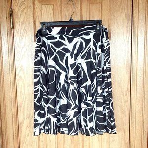 Ninety black & white abstract patterned A-line skirt XL NWOT runs large fits 1X